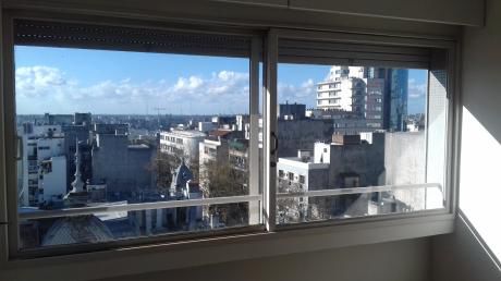 Gran Apartamento De 2 Dormitorios Sobre 18 De Julio En El Centro