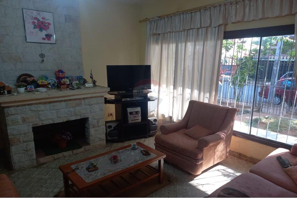 VENDO CASA CON PISCINA EN ASUNCIÓN Bº YKUA SATÎ — foto 2