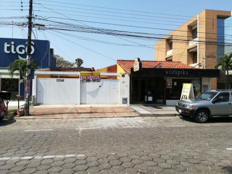 Casa Sobre Avenida Pirai Con Tienda A La Calle Perfecta Para Negocio.