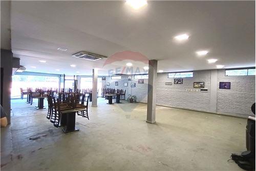 Salon Comercial En Zona Sur — foto 2