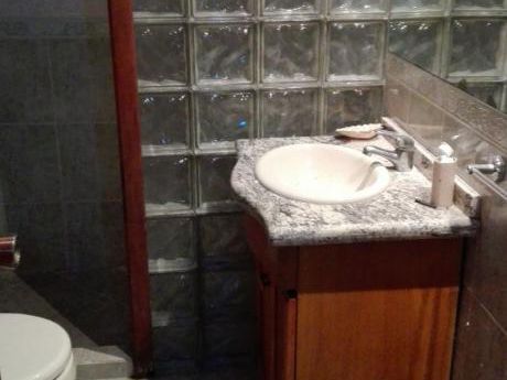 2 Casas En 1! P.u. A Pasos De Zona Comercial Villa MuÑoz. Semi Recicladas