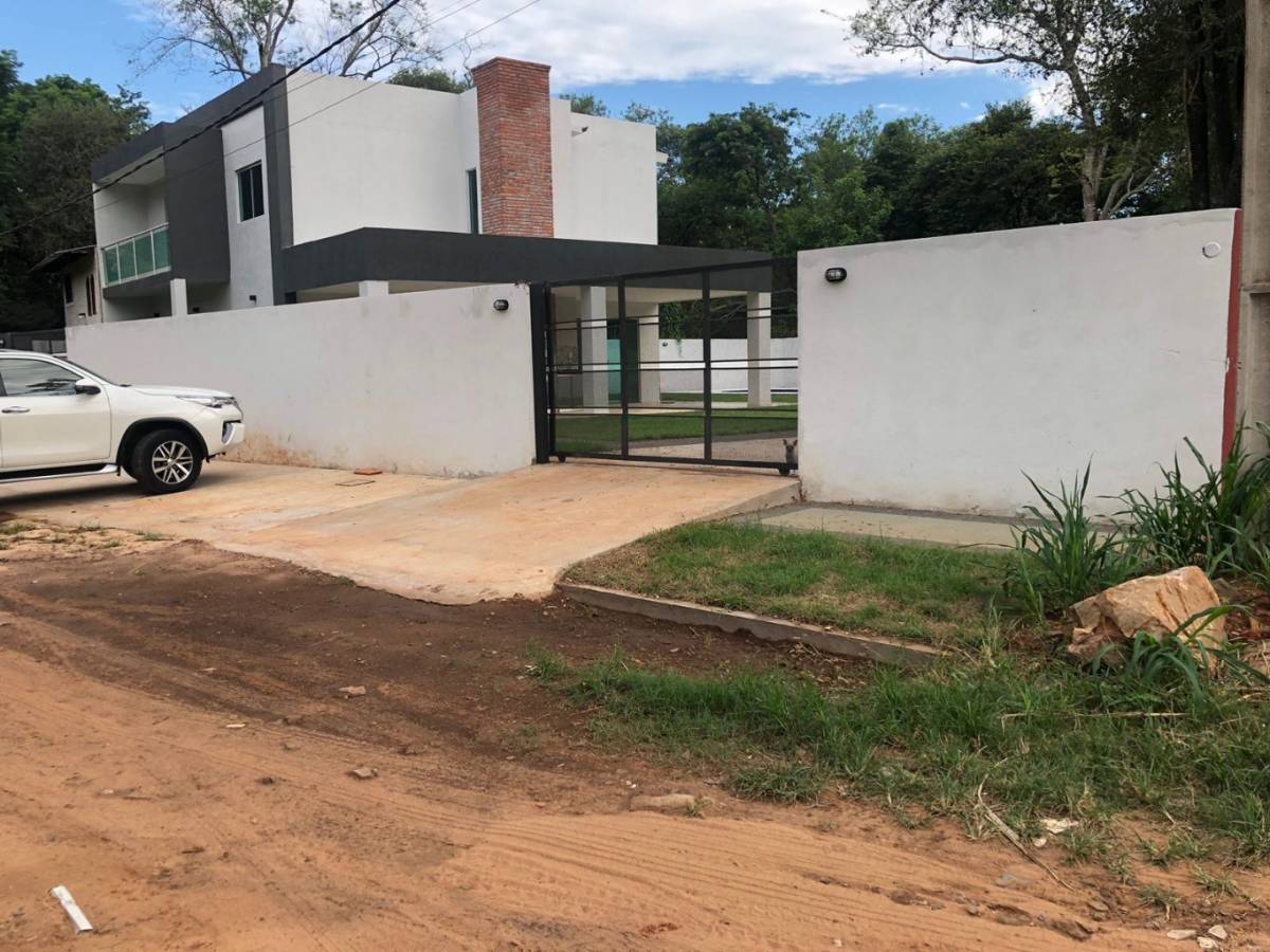 VENDO CASA EN SAN BERNARDINO A 100m DE LA AVENIDA — foto 2