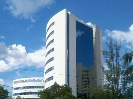 Alquilo Piso Corporativo - Edificio Plaza Center Santa Teresa (585)