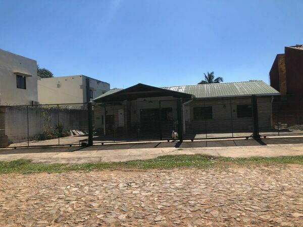 Casa en alquiler en Loma Pytá