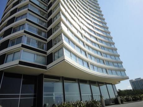 Apartamento En Venta 4 Dormitorios