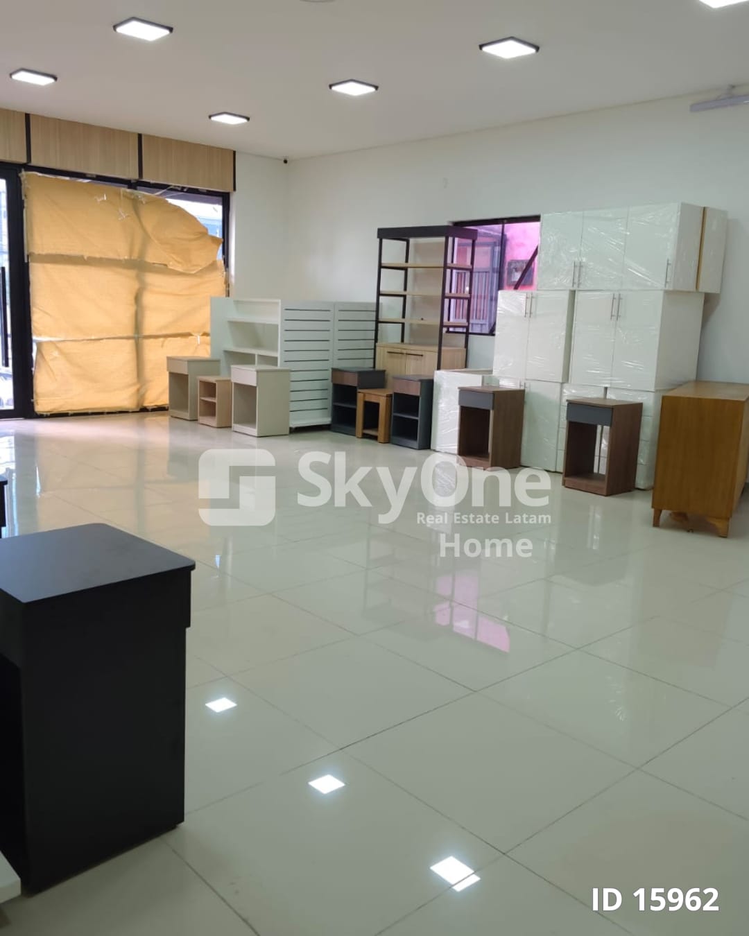 ALQUILO SALON COMERCIAL SOBRE AVDA. ARTIGAS — foto 2