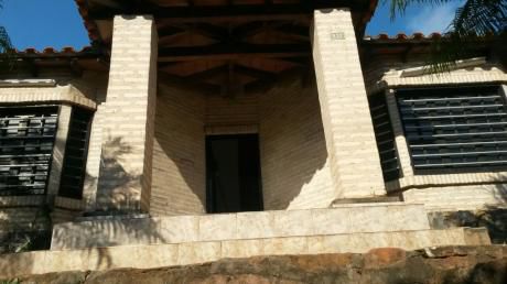 Vendo Hermosa Casa En Barrio Mbokajaty
