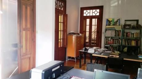 Excelente Zona: Casi Br. Artigas Plaza Varela, Rivera Reciclada Y Con Proyeccion