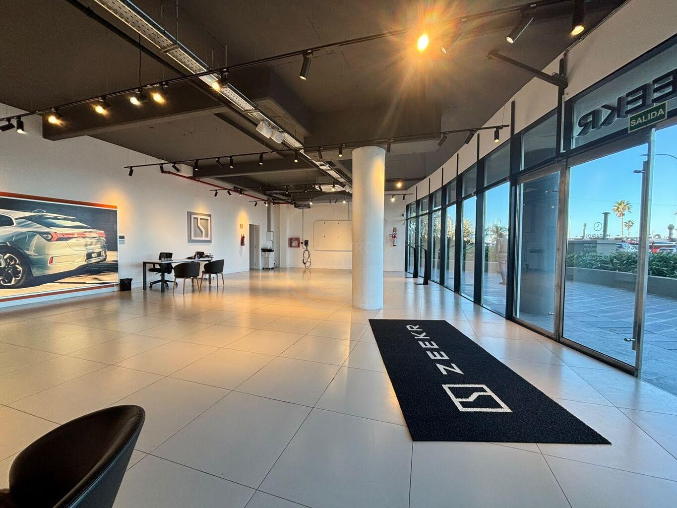 ALQUILER LOCAL COMERCIAL EN FORUM · Foto 8