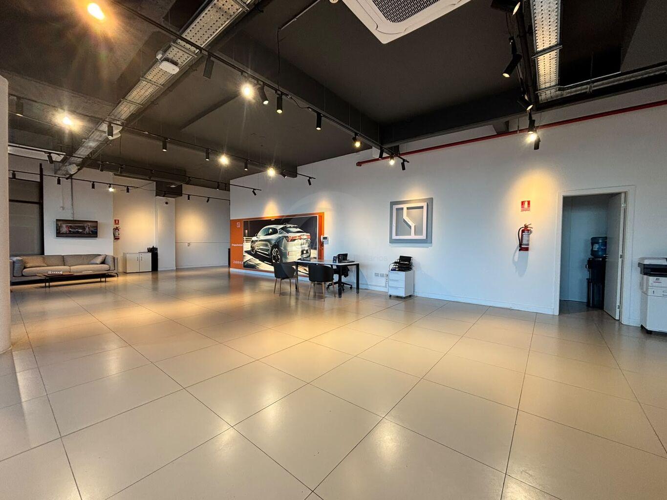 ALQUILER LOCAL COMERCIAL EN FORUM · Foto 4