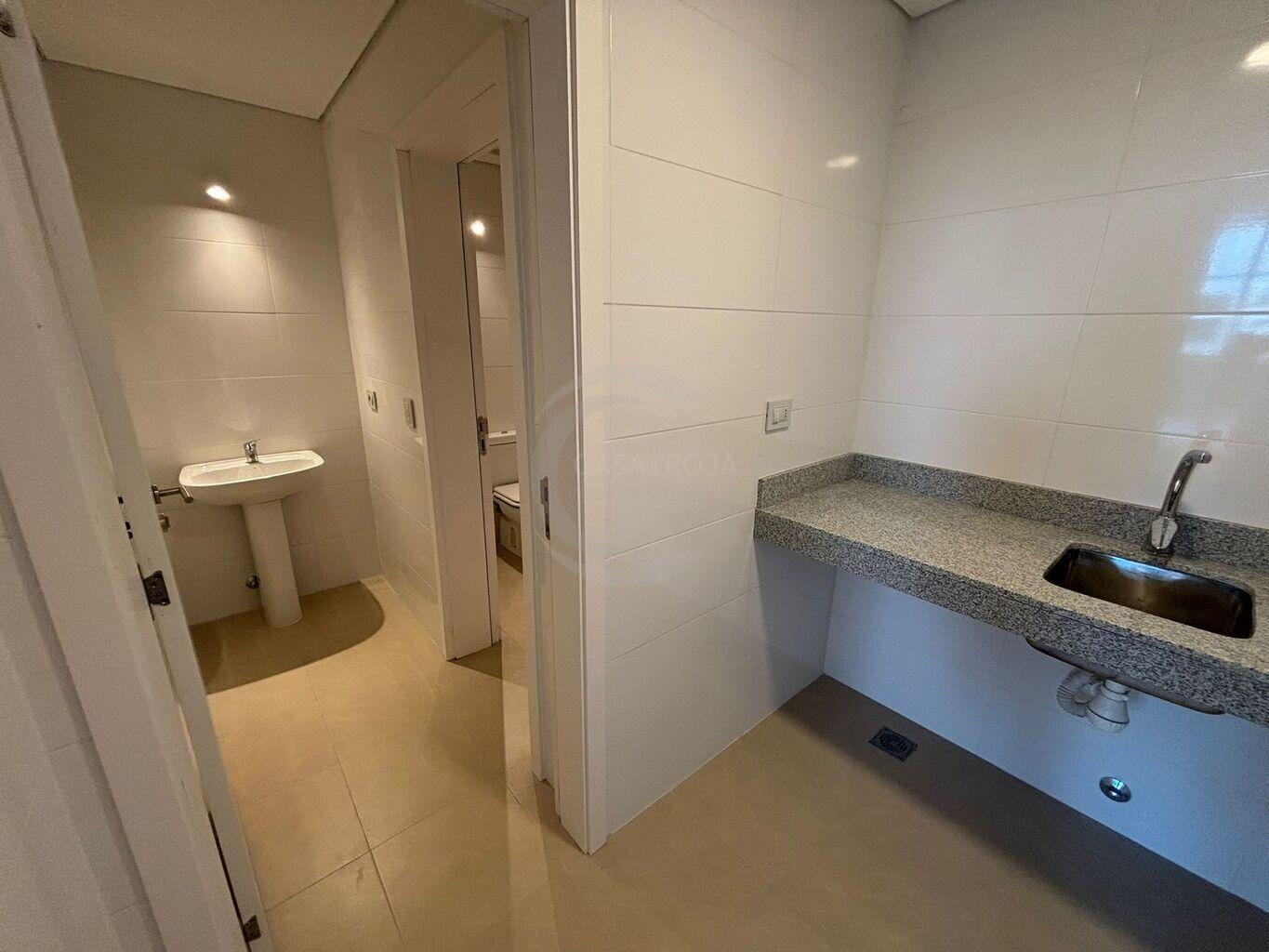 ALQUILER LOCAL COMERCIAL EN FORUM · Foto 11