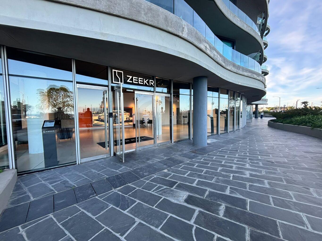 ALQUILER LOCAL COMERCIAL EN FORUM