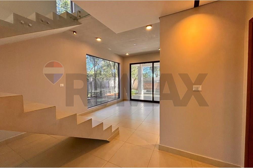 Casa - Venta - San Bernardino, Paraguay — foto 2