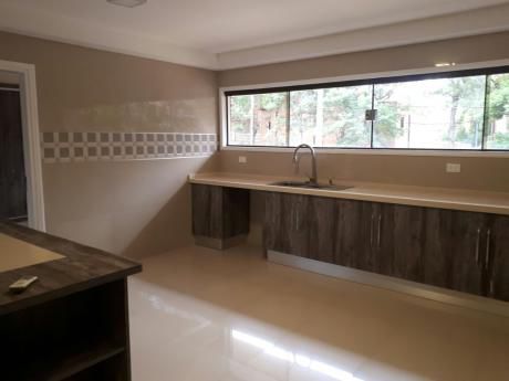 Vendo O Alquilo Hermosa Residencia En El Barrio Manora