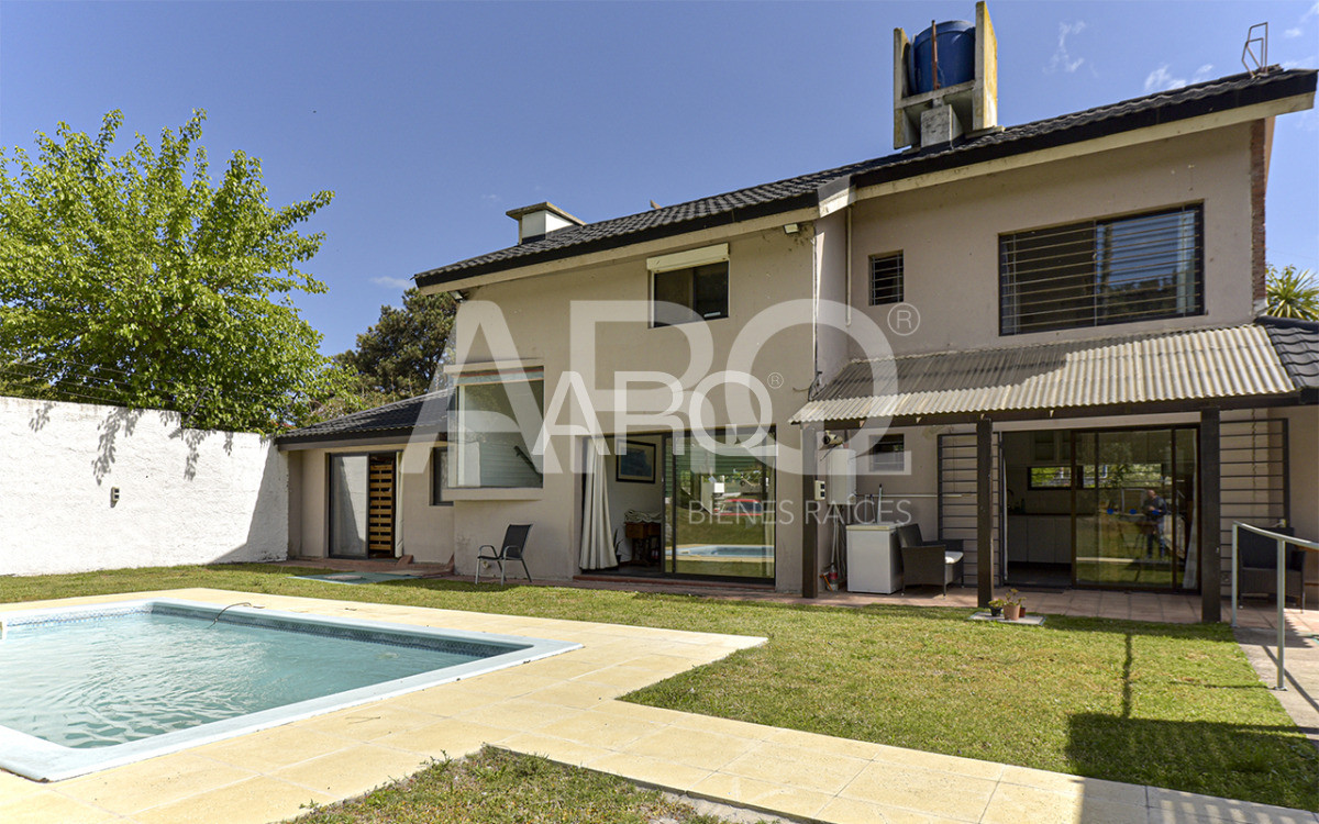 ALQUILADA Casa Pinar sur 3 dormitorios, servicio y piscina