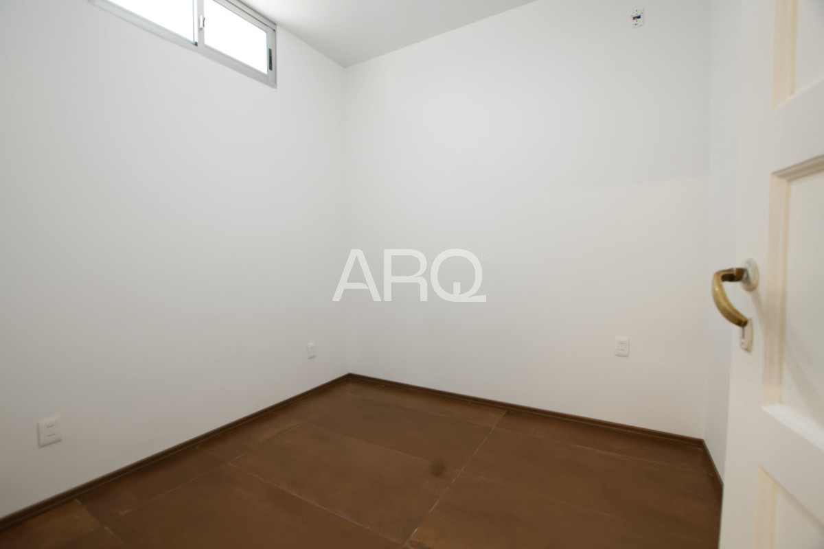 Apartamento de 2 dormitorios totalmente renovado en Punta Carretas. · Photo 7