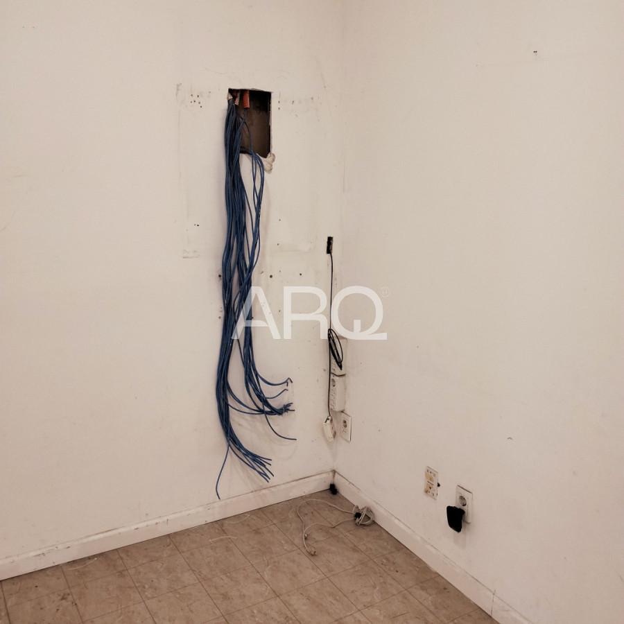 Alquiler de amplio local de 450 m² en Pocitos Nuevo. · Foto 11