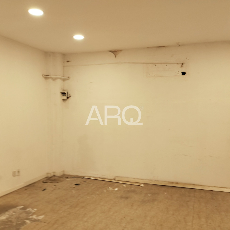 Alquiler de amplio local de 450 m² en Pocitos Nuevo. · Foto 9