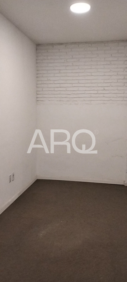 Alquiler de amplio local de 450 m² en Pocitos Nuevo. · Foto 4
