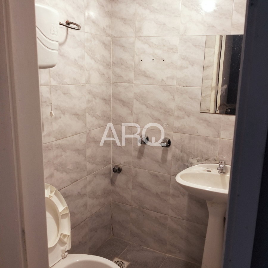 Alquiler de amplio local de 450 m² en Pocitos Nuevo. · Foto 5