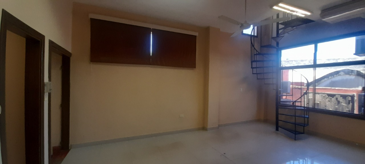 ALQUILER – CASA PARA OFICINA EN LOS LAURELES — foto 2