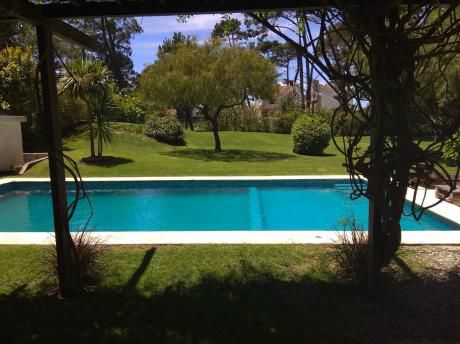 Casa Con Piscina - Rincon Del Indio-punta Del Este