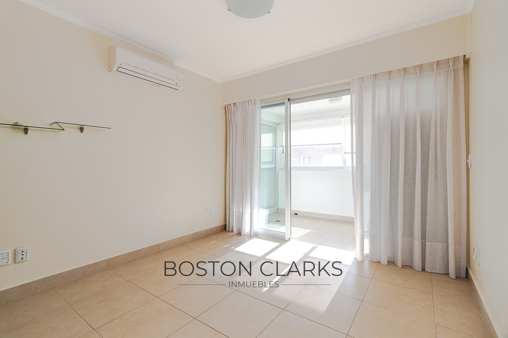 Apartamento En Alquiler De Tres Dormitorios Con Terraza Y Parrillero En Carrasco · Foto 10