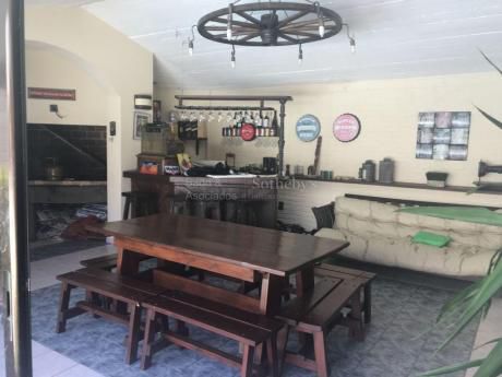 Amplia Y Cómoda Casa