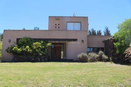 Excelente Casa En Barrio Privado
