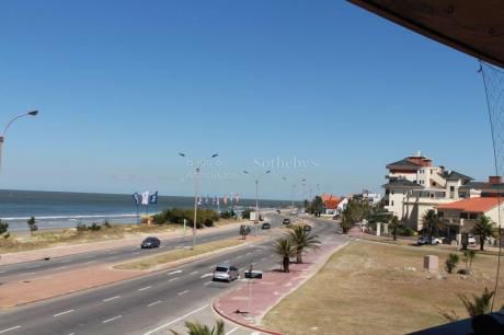 Buen Apartamento Sobre Rambla