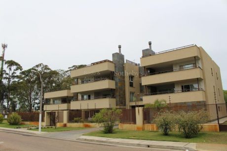 Edificio Embat