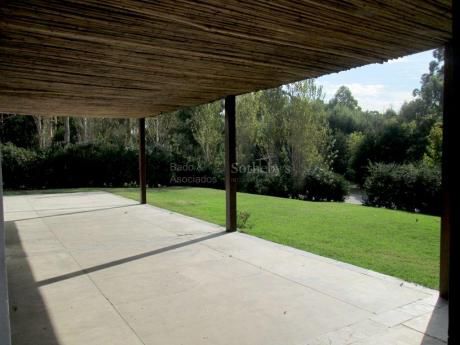 Impecable Casa En Barrio Privado !