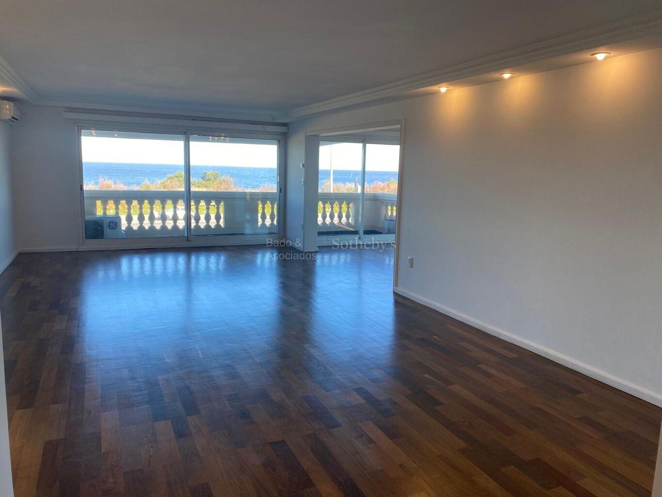 Apartamento de categoría en Rambla de Carrasco !