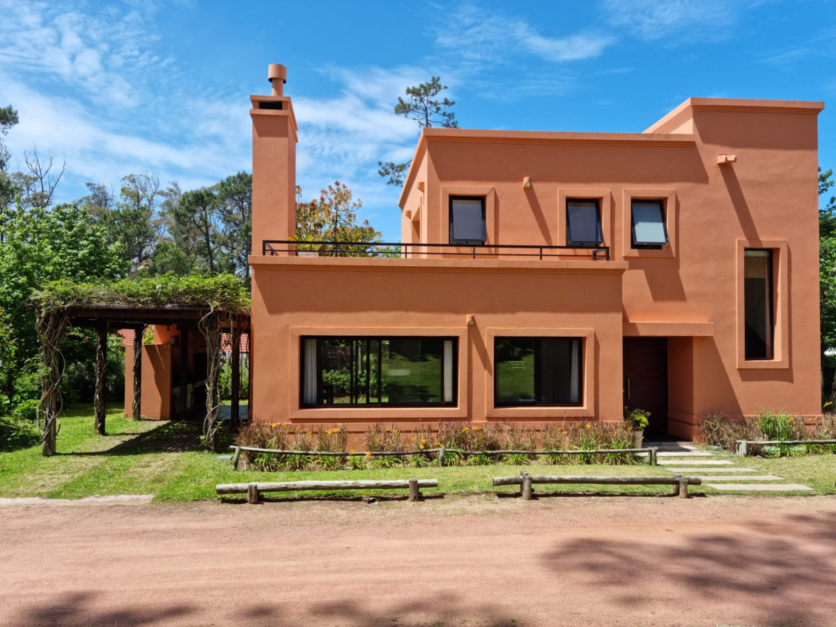 Venta casa en barrio privado Punta del Este