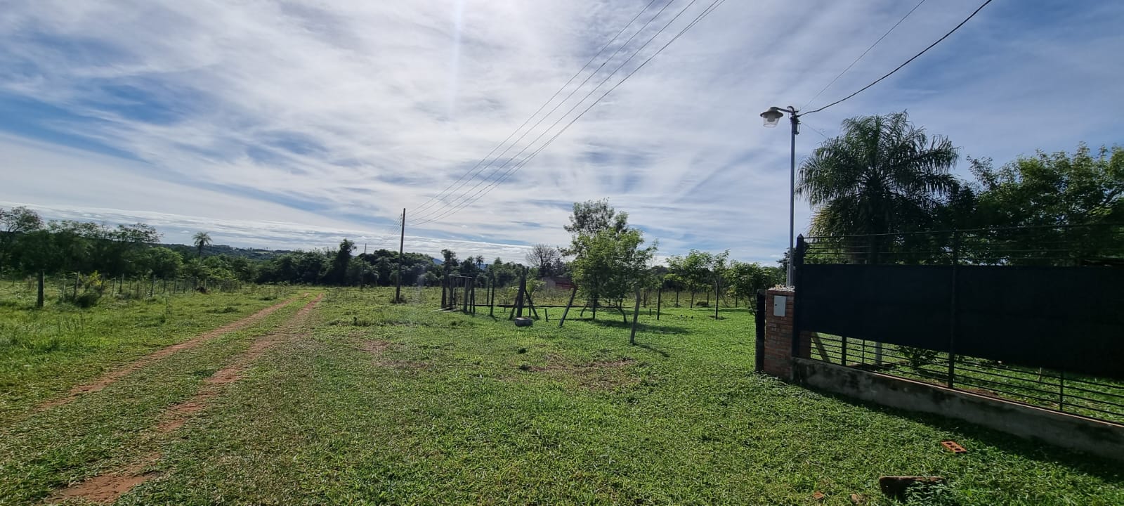 VENDO  GRAN TERRENO CON CASA — foto 2