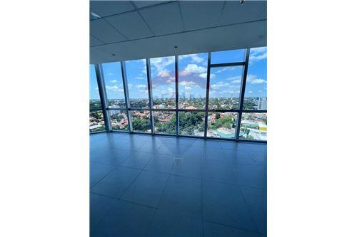 Alquilo oficina corporativa de 120 M2 en Ycua Satí Asunción — foto 3