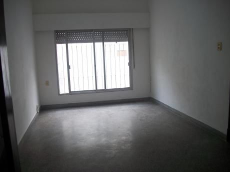 2 Dormitorios - Muy Tranquilo Y Seguro - Ciudad Vieja