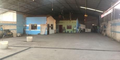 Tinglado En Zona Comercial - Santa Cruz De La Sierra