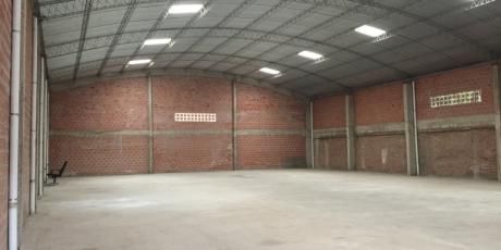En Zona Comercial Galpón Cerrado Y Funcional - Santa Cruz De La Sierra