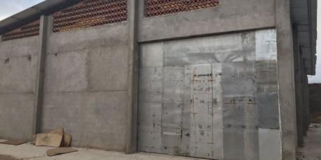 En Zona Comercial Galpón Completamente Cerrado - Santa Cruz De La Sierra