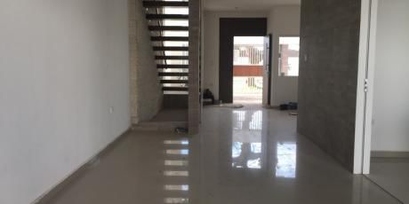 Preciosa Casa A Estrenar - Santa Cruz De La Sierra