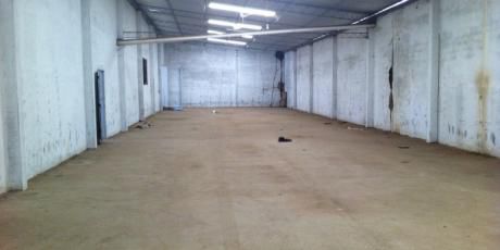 En Zona Comercial Galpón Para Empresa - Santa Cruz De La Sierra
