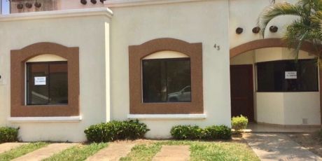 En Condominio Paradisso Bonita Y Funcional Casa - Santa Cruz De La Sierra