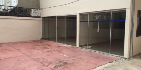 Para Iglesias O Empresas Tinglado CÉntrico Con Oficinas - Santa Cruz De La Sierra