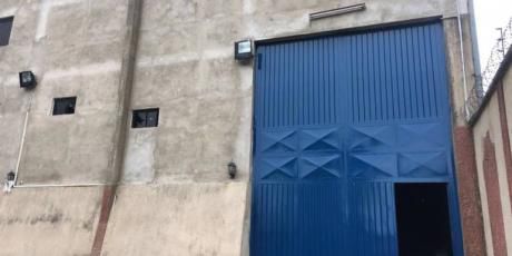 Galpón Cerrado Y Amplio En Zona Comercial - Santa Cruz De La Sierra