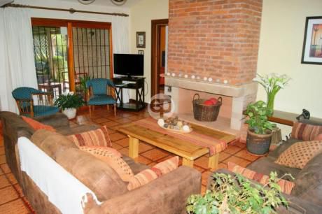 Casas En Jardines De Cordoba