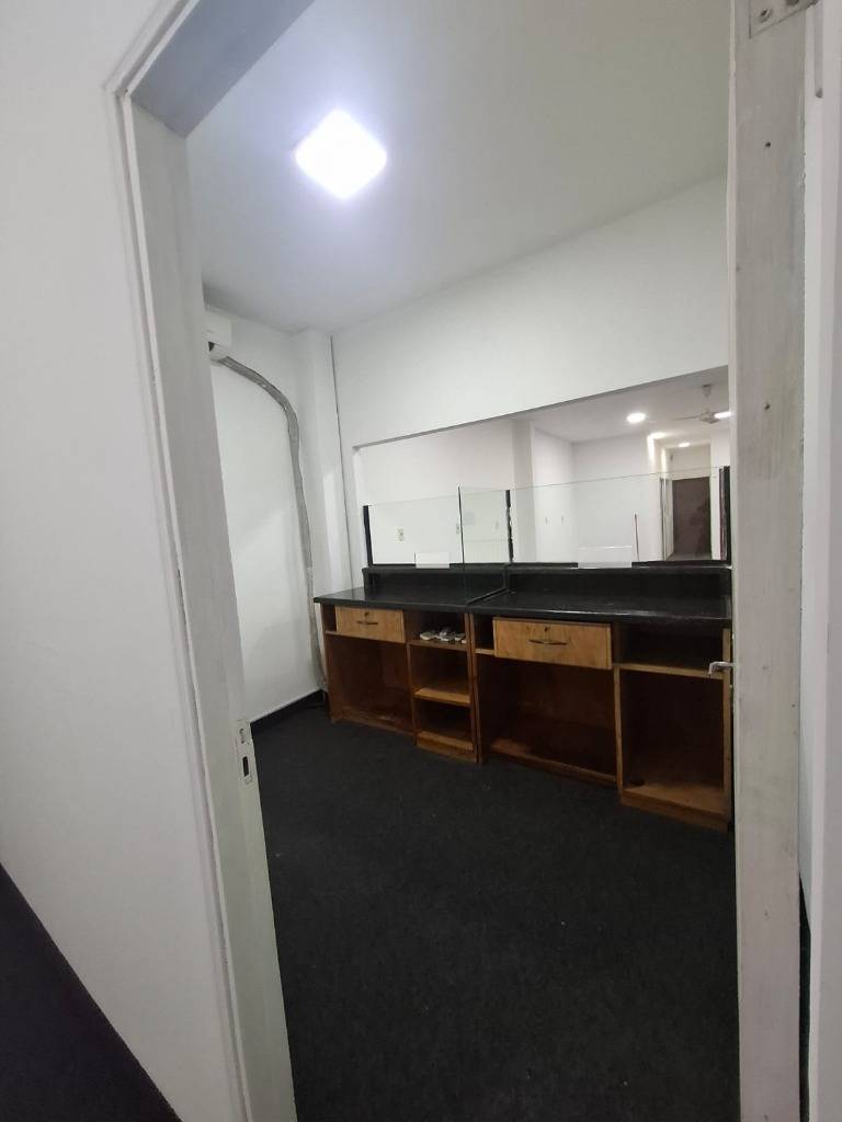 ALQUILO SALÓN COMERCIAL DE 2 PISOS EN EL CENTRO DE SAN LORENZO — foto 2