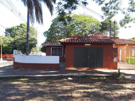 Alquilo Casa Para Oficina, Negocio O Vivienda En Lambare - Zona Super El Pueblo