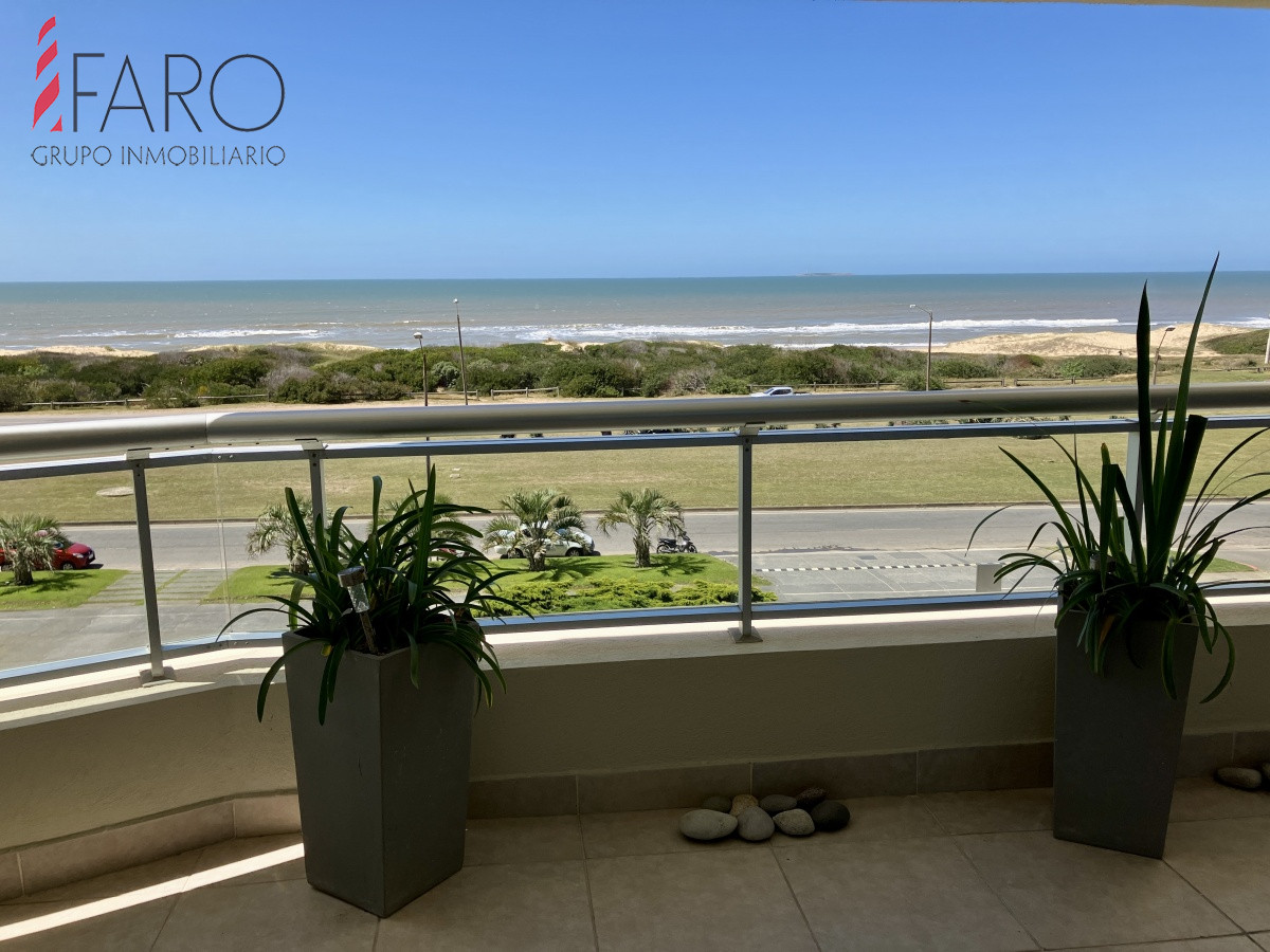 Apartamento en Brava 3 dormitorios y dependencia con terraza y cochera doble · Foto 3