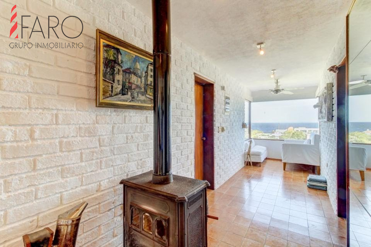 Casa en Altos de Punta Piedras 4 dormitorios y dependencia con parrillero techado · Foto 3